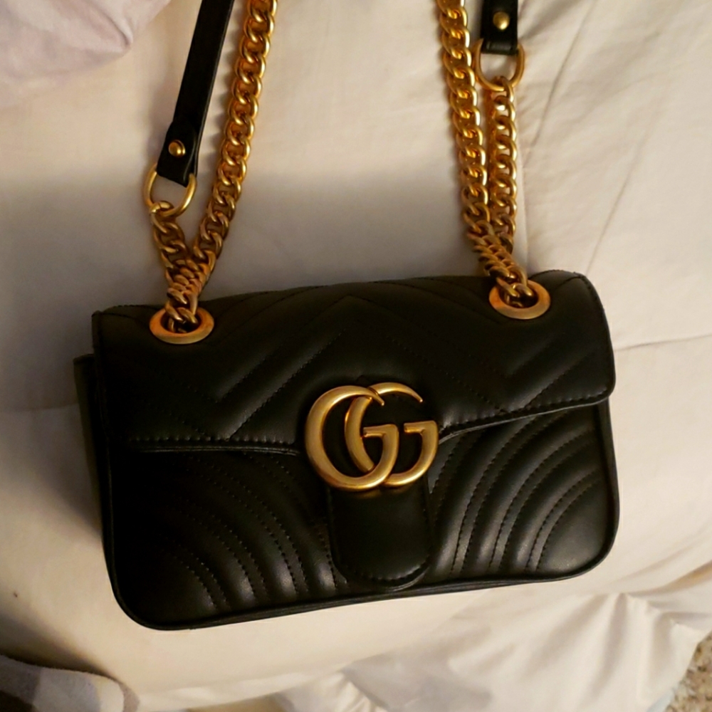 Black Leather Gucci Marmont Bag!